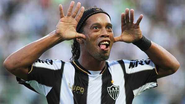 Mondial des clubs : accueil en fanfare pour Ronaldinho et l’Atletico Mineiro