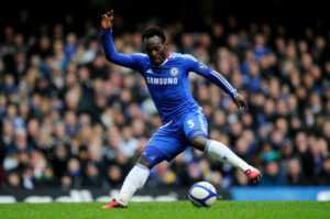 Mercato : l’AC Milan attend Essien, Monaco espère Demba Ba