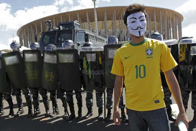 CM 2014 : visas gratuits pour les supporters et sécurité renforcée