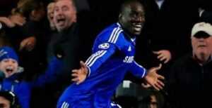 Chelsea : Demba Ba assomme Liverpool et relance la course au titre