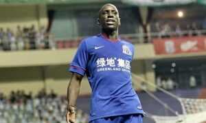 Demba Ba frappe encore avec un triplé !