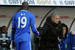 Chelsea : Demba Ba charge Mourinho