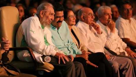 Cuba : Fidel Castro fête ses 90 ans avec un survêt de l’Algérie !