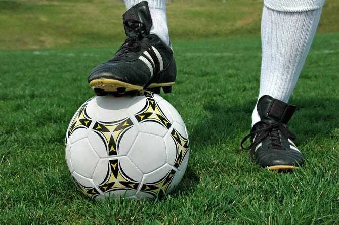 Disparition : Adebayor, Bakambu et Bissouma rendent hommage à Sala