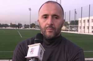 Algérie : Belmadi – “un arbitre qui fait les lacets d’un joueur, c’est quoi ça ?”