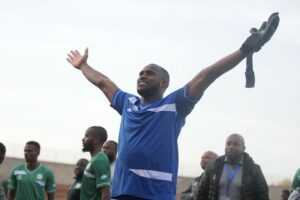 Comores : le superbe clapping des Cœlacanthes à Versailles