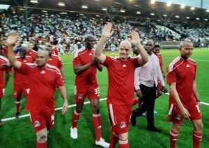 Amical : Infantino, Eto’o, Djorkaeff et les légendes de la FIFA battent le TP Mazembe