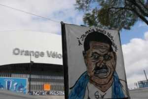 Pape Diouf : des banderoles devant le Vélodrome et sur l’autoroute !