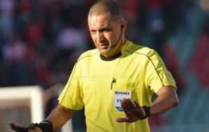 Maroc : un arbitre de la CAN pris à partie
