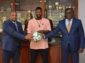 Côte d’Ivoire : Djibril Cissé a rencontré le ministre des Sports !