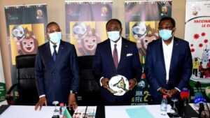 CAN 2021 : pas de décision pour le report, Motsepe attendu au Cameroun