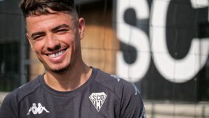 Mercato : un international algérien débarque à Angers ! (officiel)