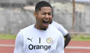 Le 3e gardien du Sénégal marque à la 92e minute en Championship !