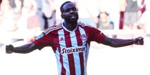 Olympiakos : Bakambu plante déjà un doublé !