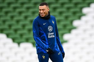 Cameroun : que faisait Mbappé à l’ambassade ?