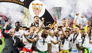 Ligue Europa : Pape Gueye célèbre le titre… sans faire partie des vainqueurs !