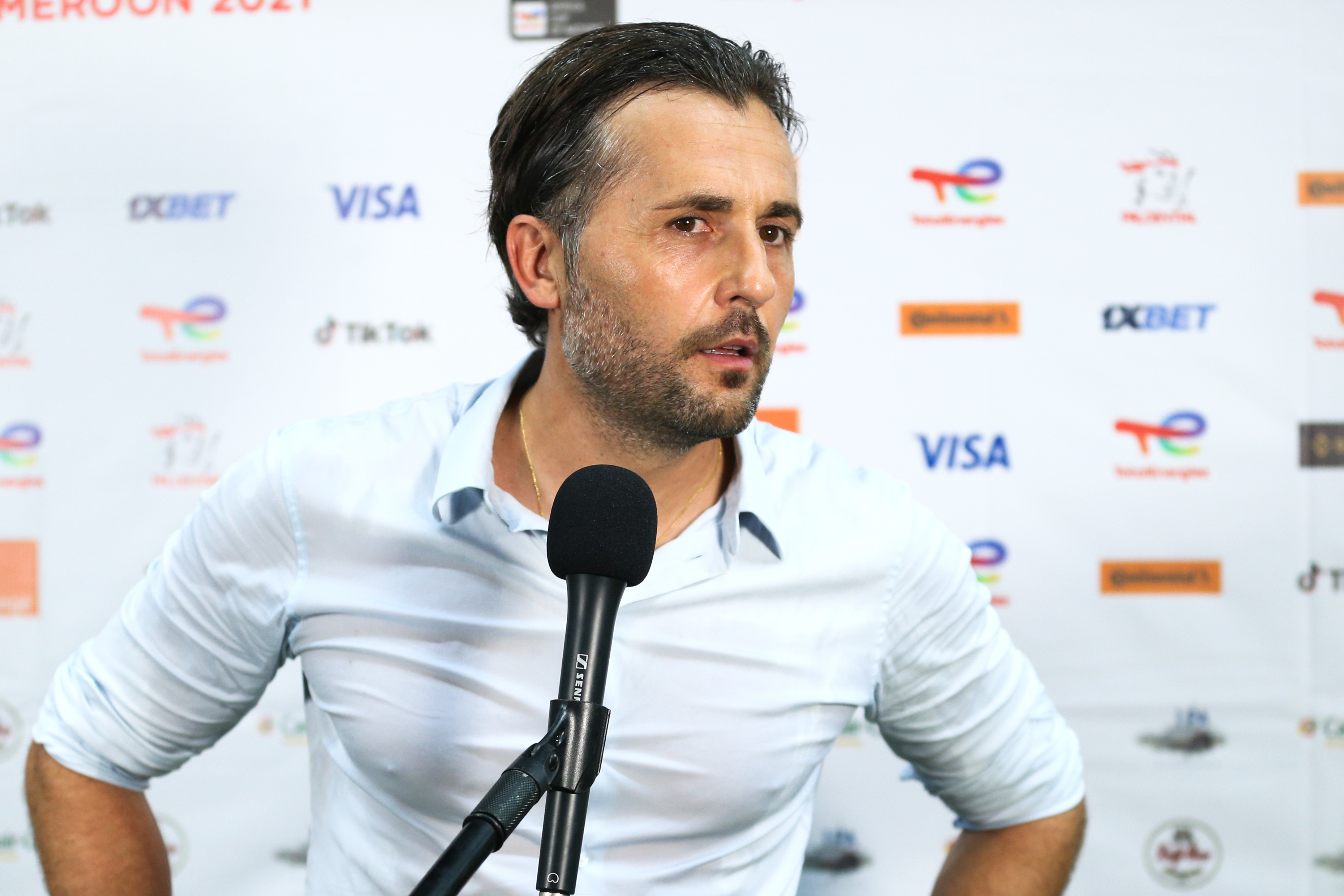 Algérie : Beaumelle – « Belmadi a accepté de laisser Belaïli jouer le derby USMA-MCA » [Exclu]