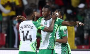 Nigeria : accusé, Umar Sadiq charge le staff médical !