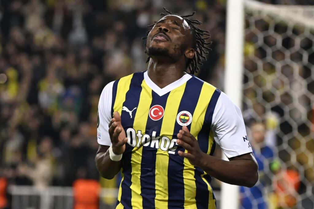 Bright Osayi-Samuel in action for Fenerbahçe