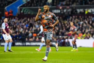 Maroc : El Kaabi claque un triplé en demi-finale de Ligue Europa Conférence !