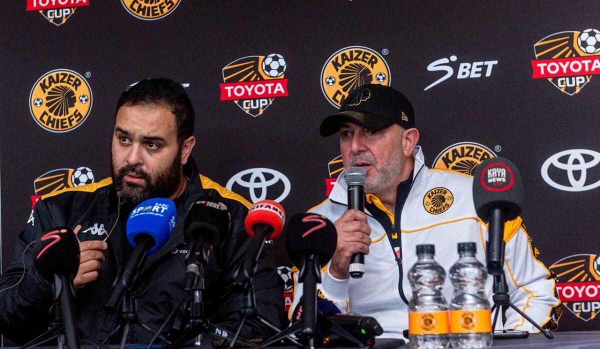 Nabi reacts to Mbuthu’s error leading to Yanga’s goal, why he didn’t take him off?
