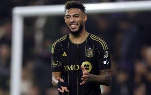 Denis Bouanga se rapproche d’un retour en Ligue 1