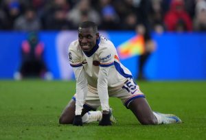 Obi Mikel fustige encore Nicolas Jackson !