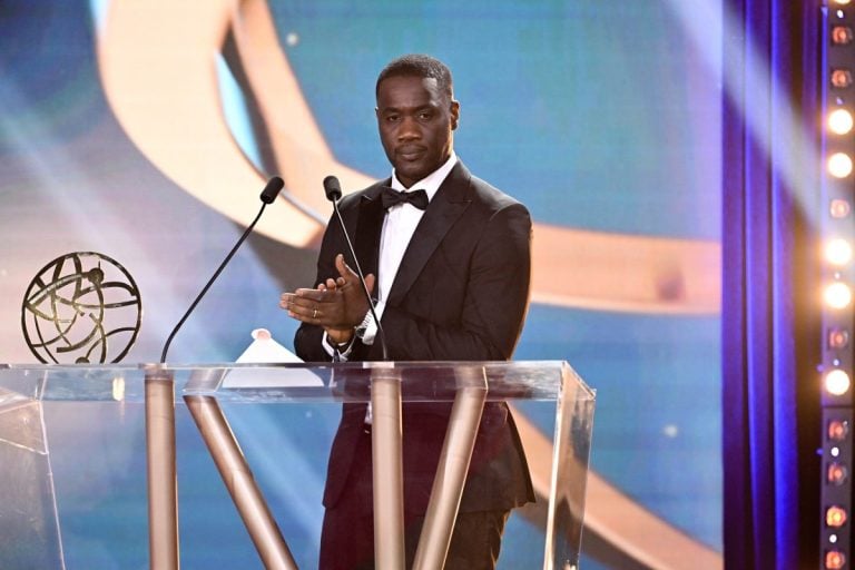 CAN 2025 : “il ne faut pas le dire devant Achraf…”, Faé chambre Hakimi en direct aux Trophées UNFP