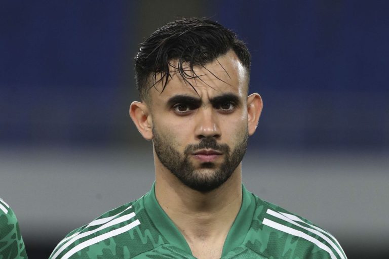 “On joue un match super important et il est à la plage…”, Rachid Ghezzal charge un ex-sélectionneur de l’Algérie