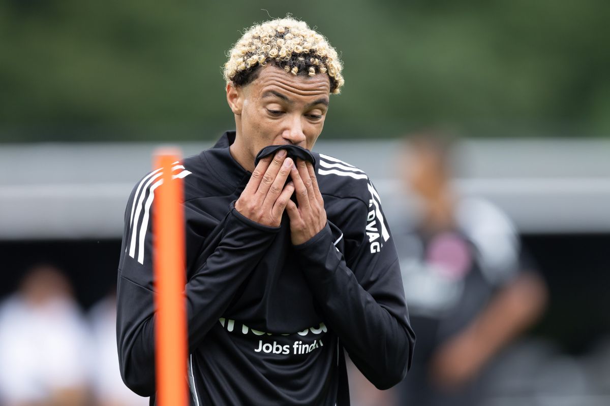 “Il a mis tout son argent pour la France”, Ekitike se fait fracasser par le sélectionneur du Cameroun