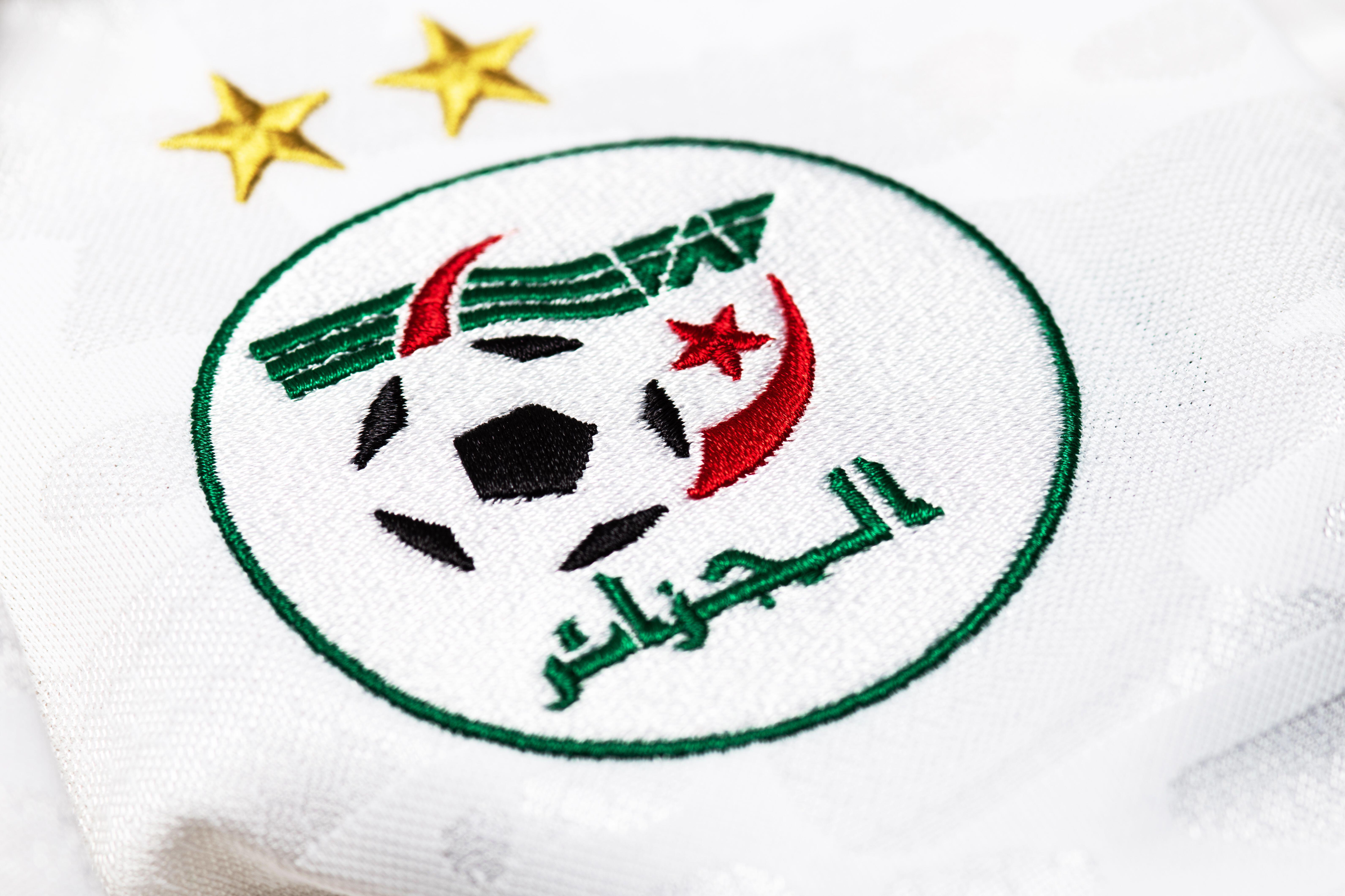 Algérie : une simple mise en scène… pour mieux prolonger avec Adidas comme équipementier ? 