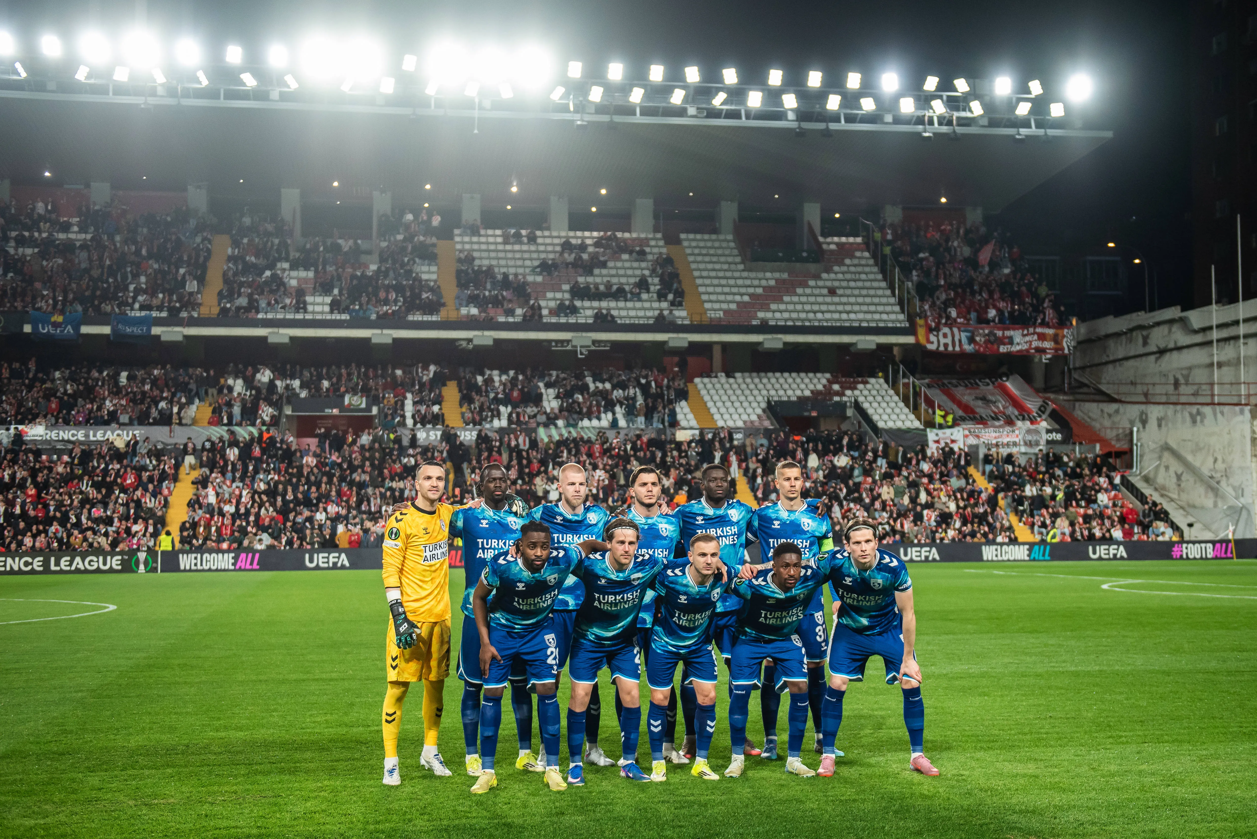 Samsunspor team pose.
