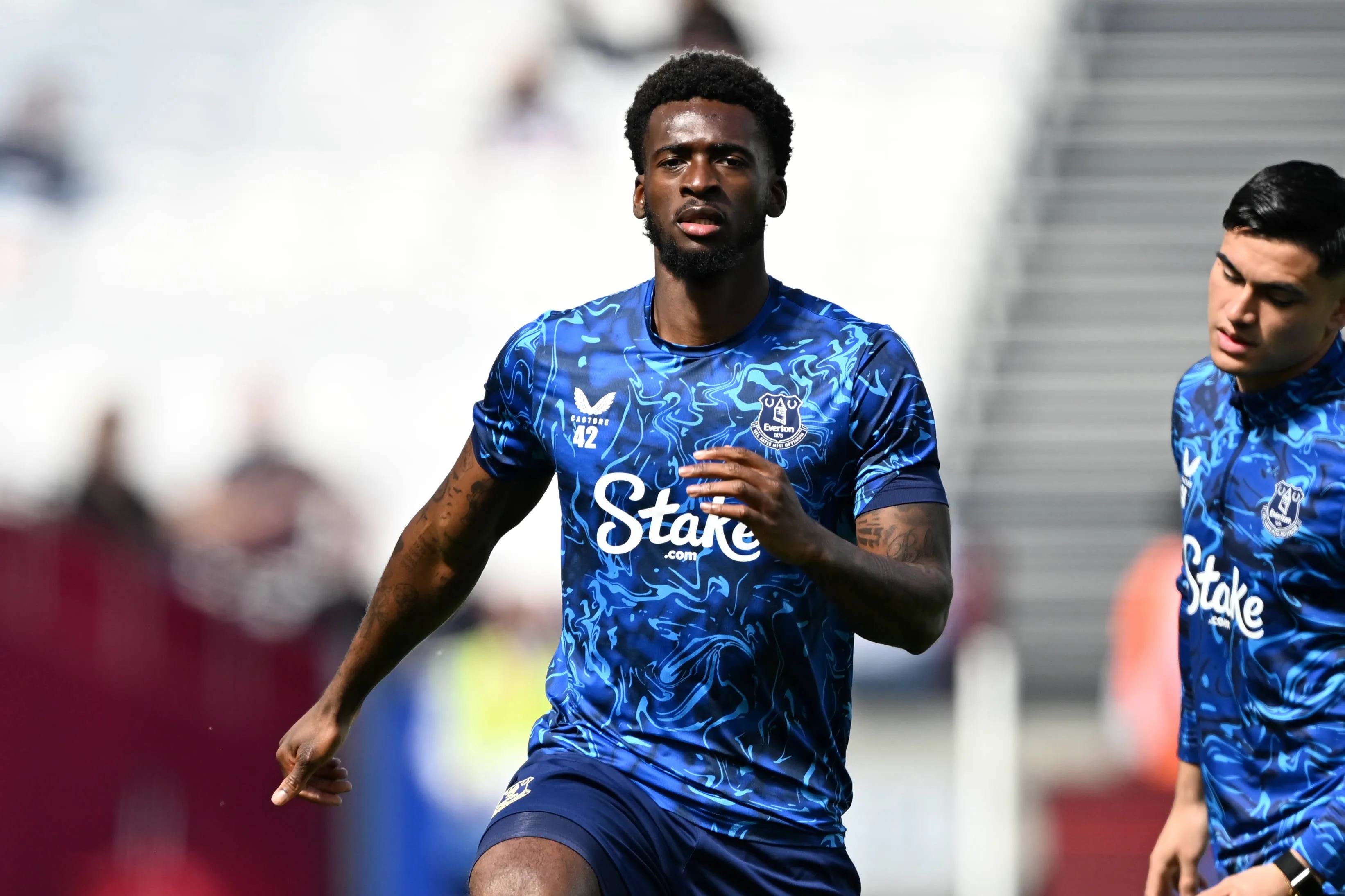 Super Eagles target beats Doku to MotM award after Man City&rsquo;s 6-goal thriller vs Everton