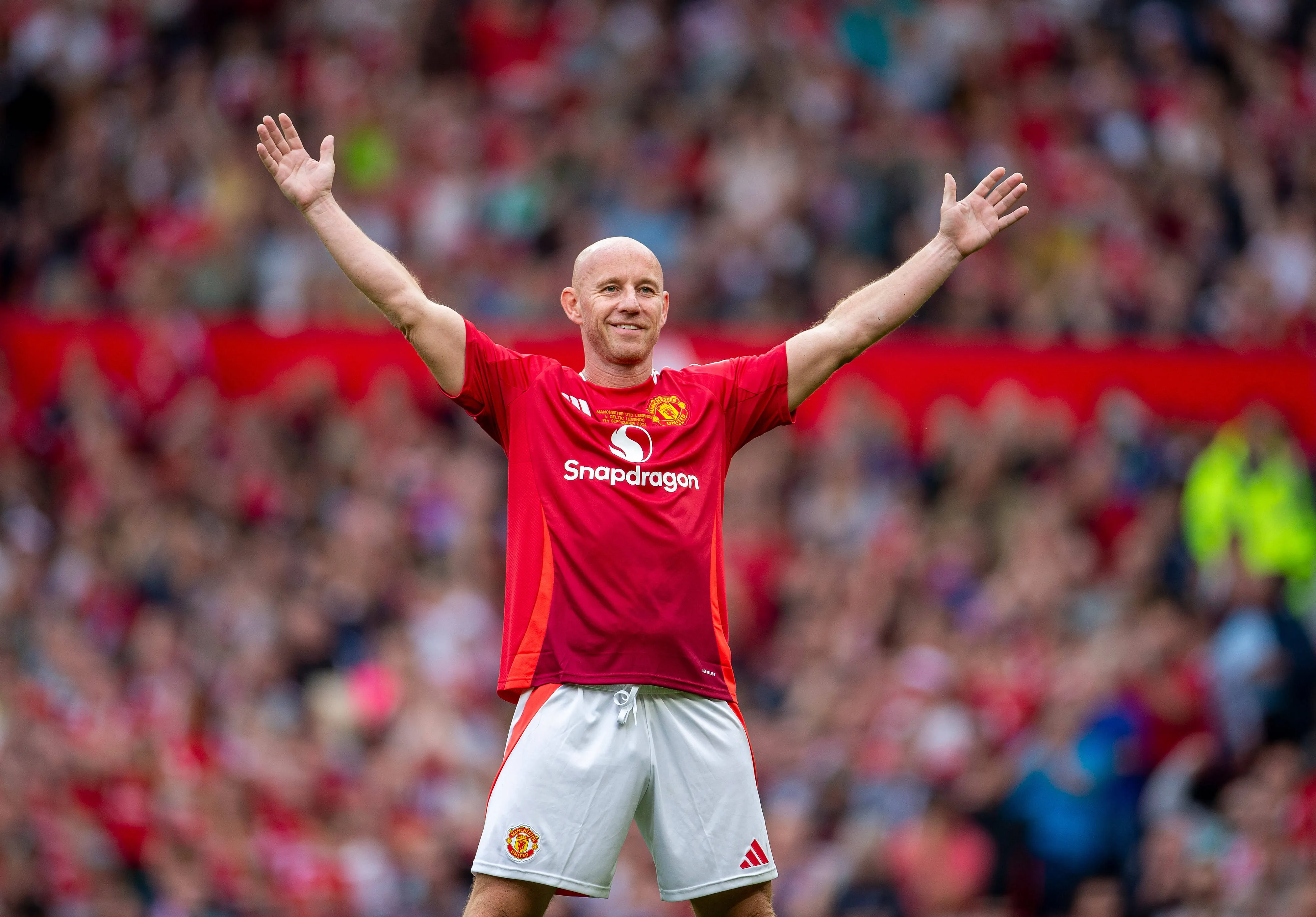 Nicky Butt of Manchester United celebrates