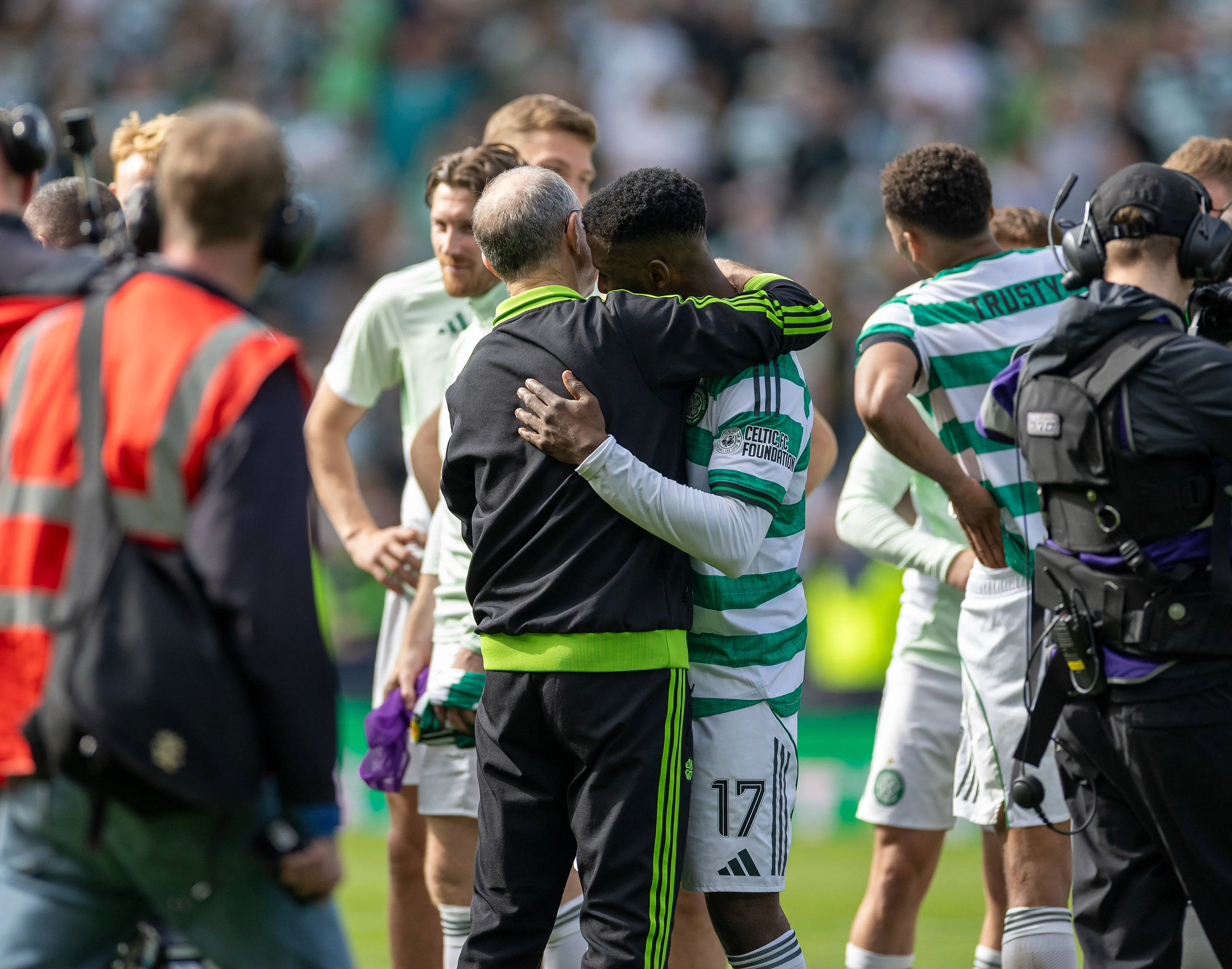 Celtic interim manager Martin ONeill and Kelechi Iheanacho hug in an embrace