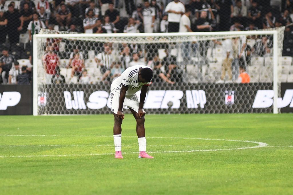 Chaos already for Wilfred Ndidi at Besiktas as Man Utd legend gets the boot