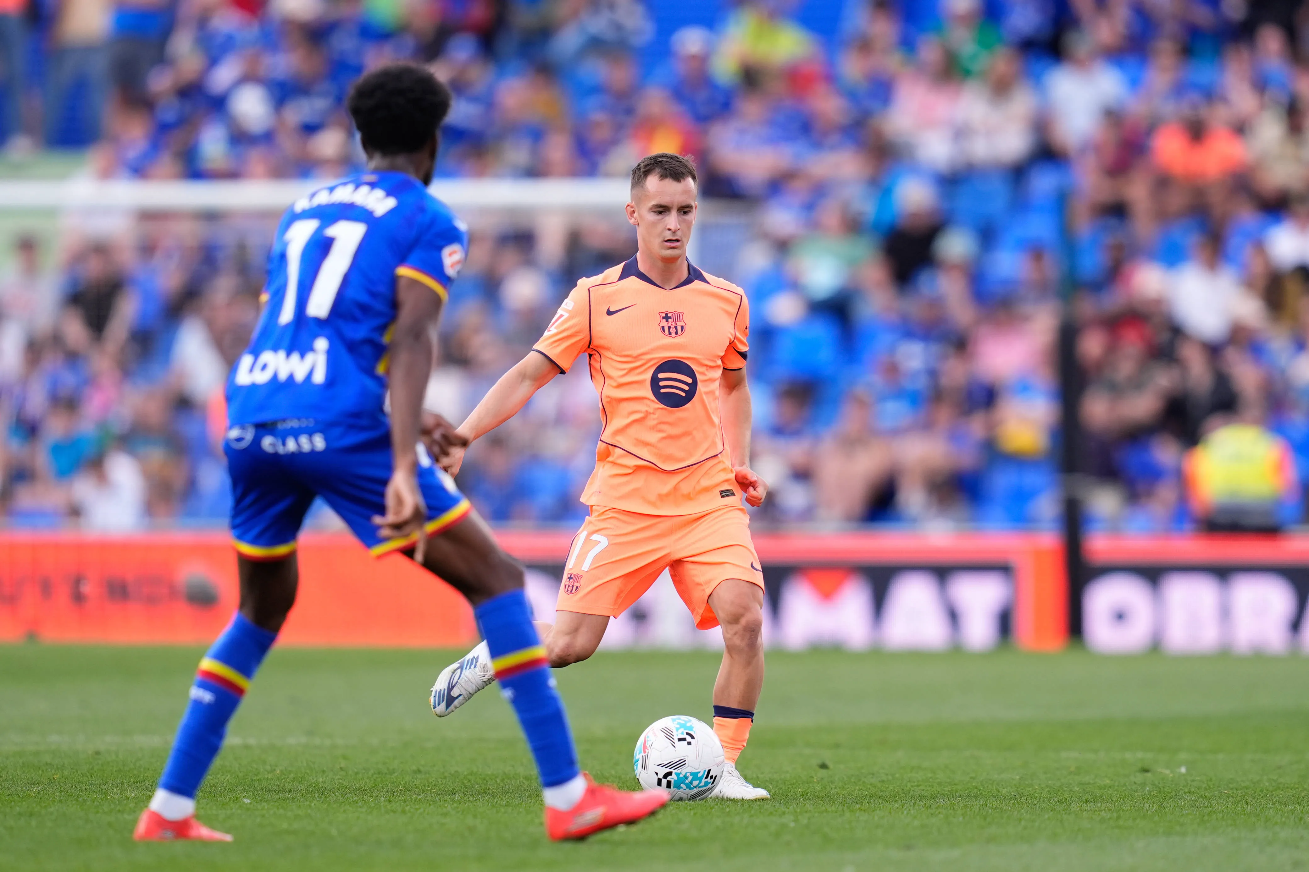 Marc Casado of FC Barcelona, Barca plays the ball during the Spanish League, LaLiga EA Sports, football match played between Getafe CF and FC Barcelona at Coliseum de Getafe stadium on April 25, 2026, in Getafe, Spain