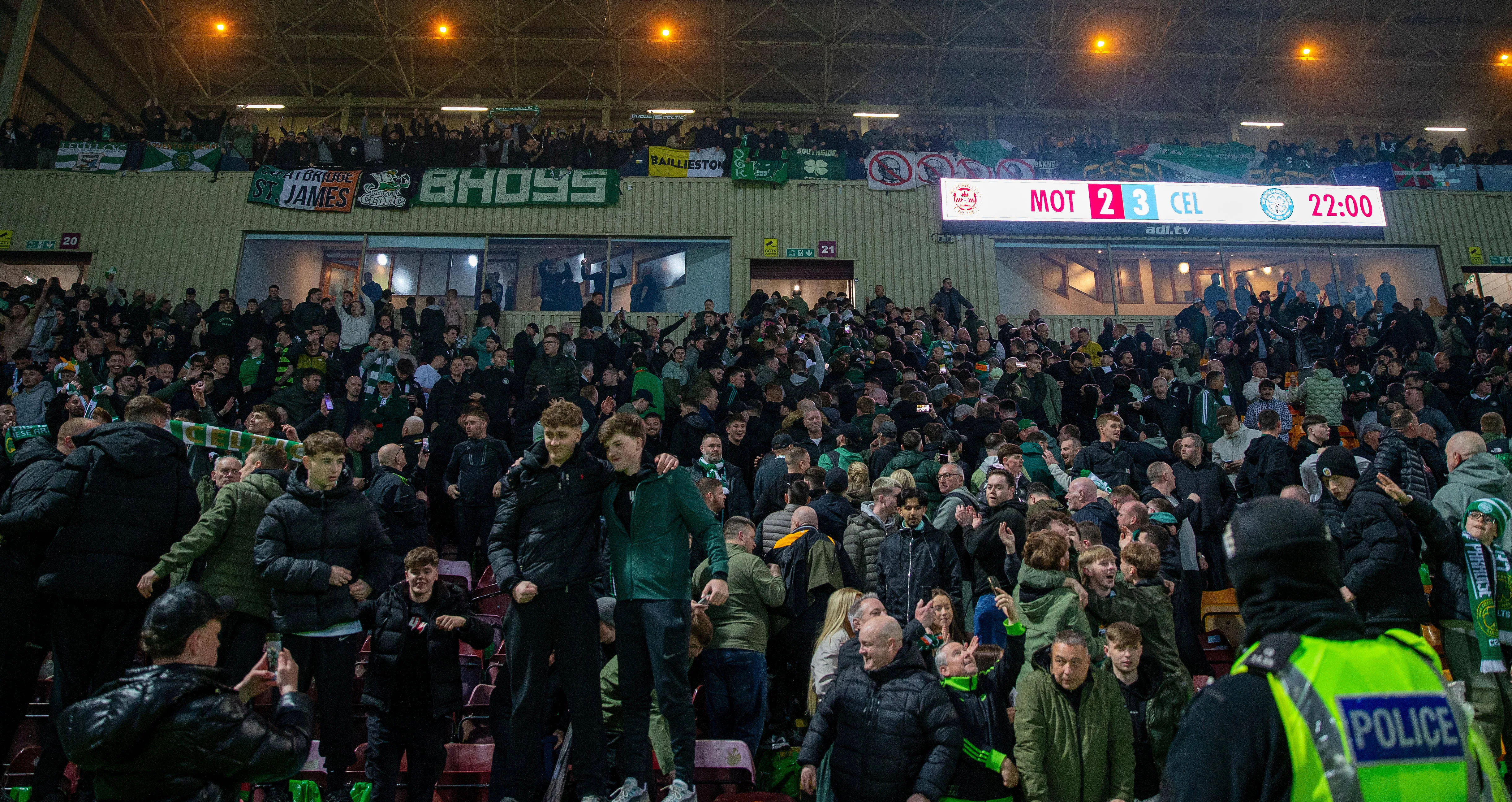 Celtic fans celebrate the last minute winner from Kelechi Iheanacho