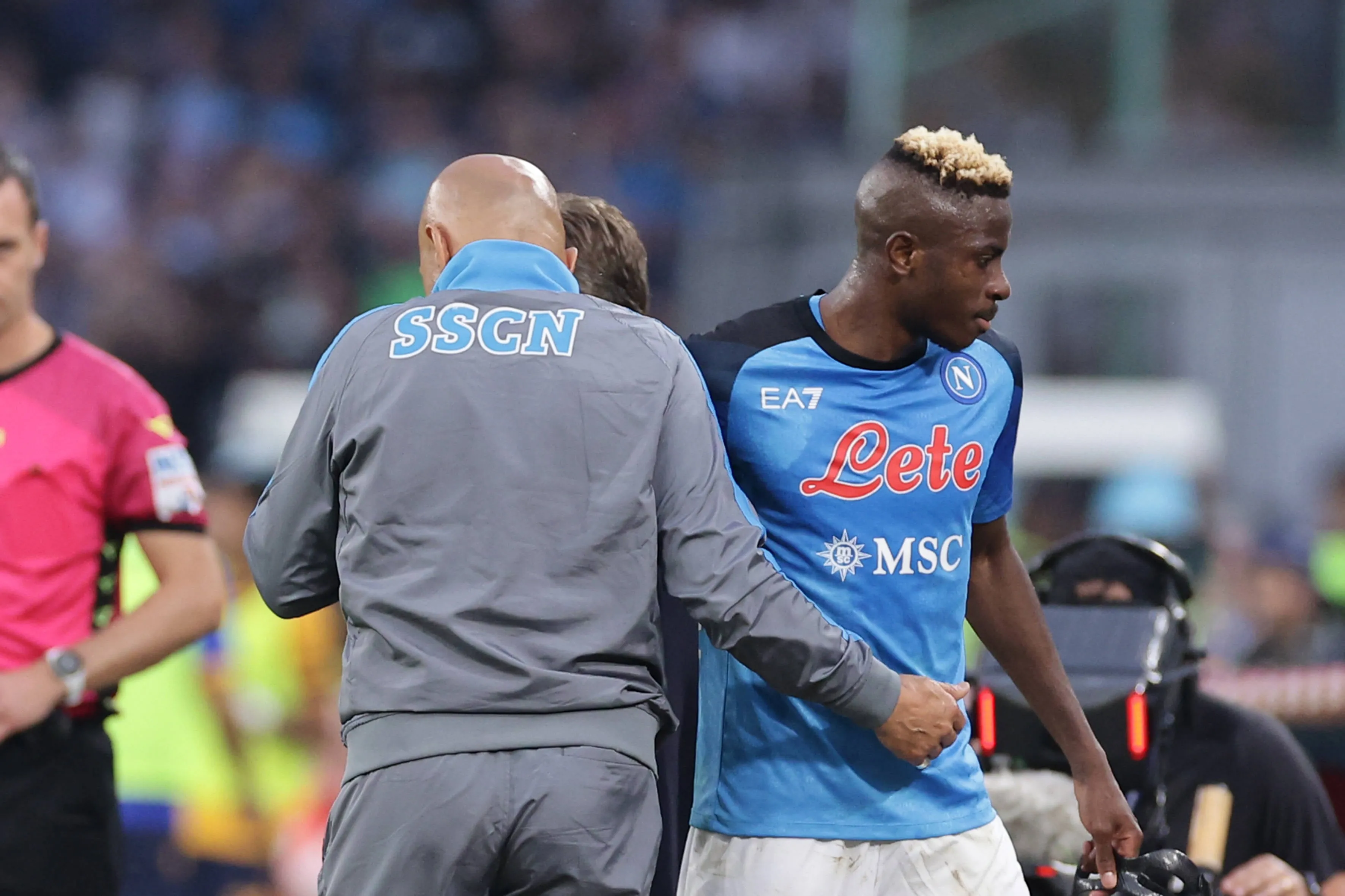 &ldquo;We all witnessed it&rdquo; &ndash; Nigerians spit fire as Victor Osimhen reveals Napoli treatment