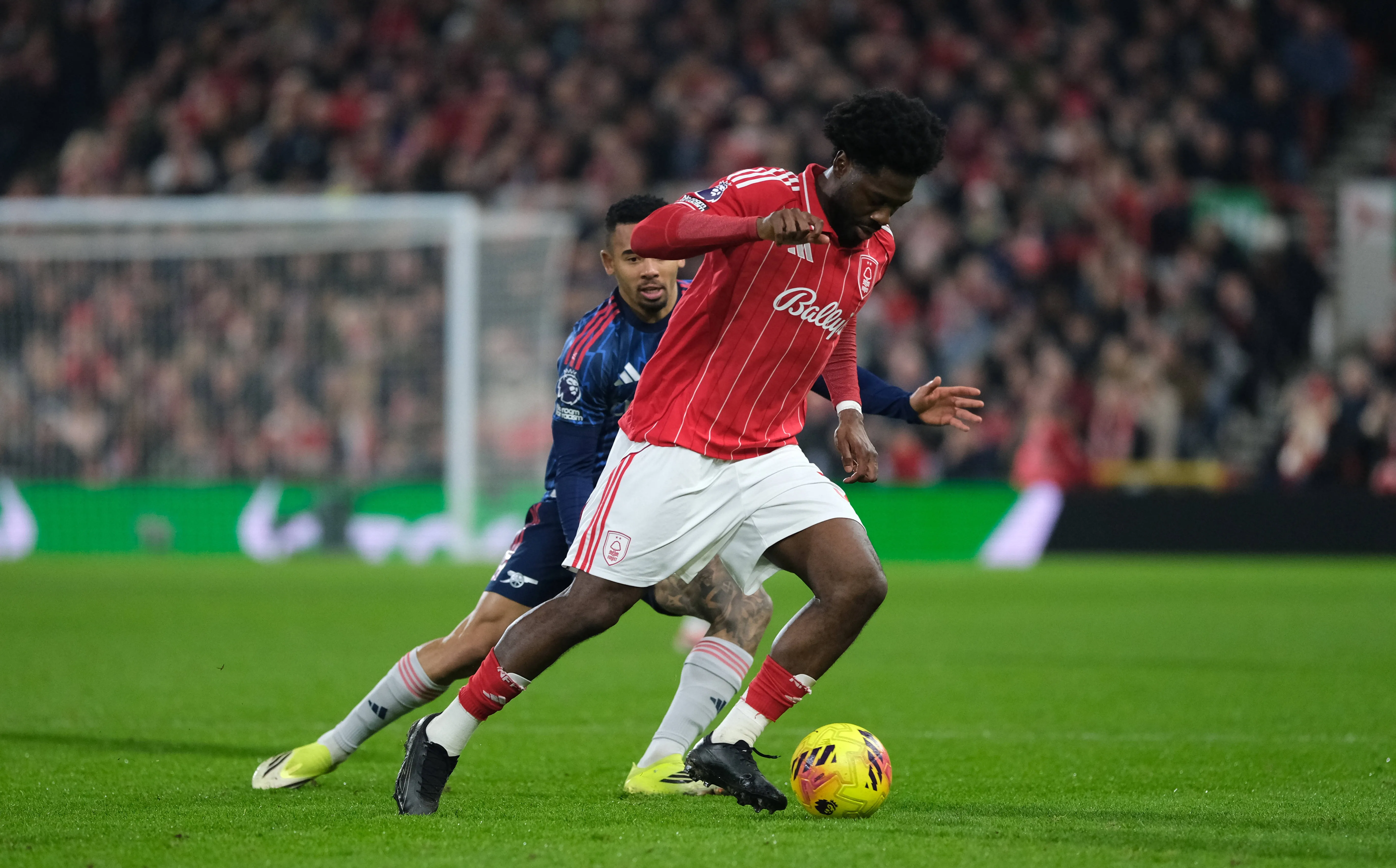 Ola Aina in Nottingham Forest vs Arsenal