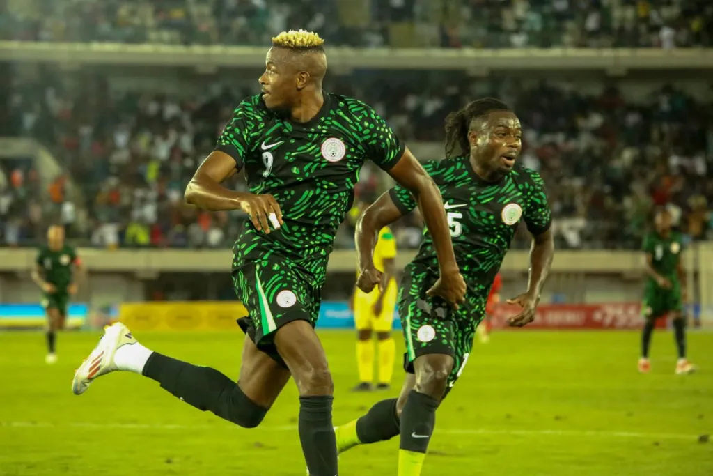 Victor Osimhen, Moses Simon- Photo by IMAGO