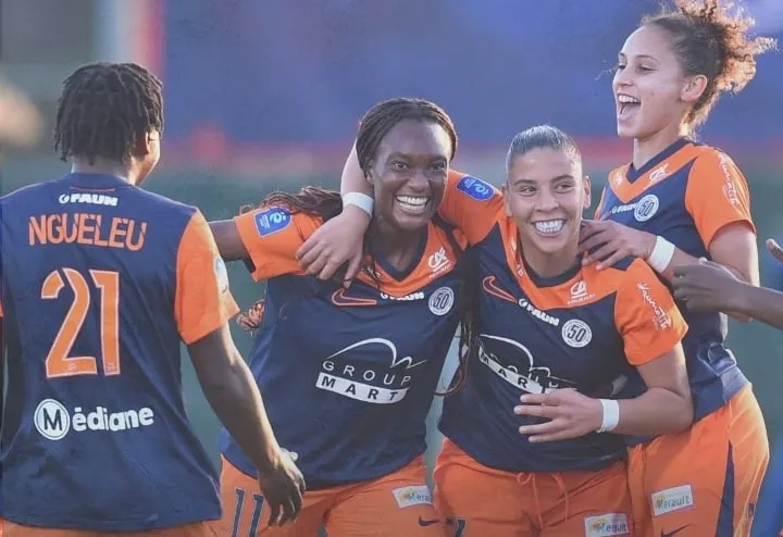 Ifeoma Onumonu and teammates