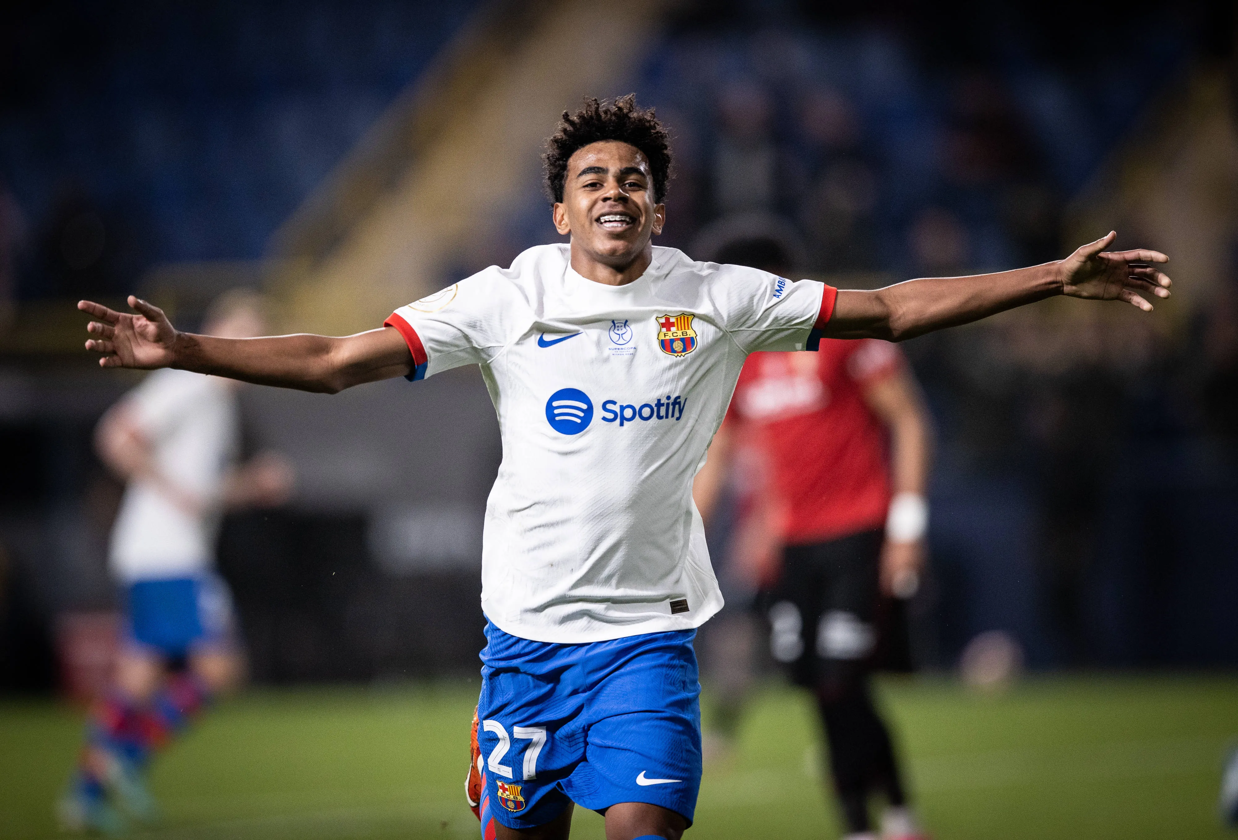 Lamine Yamal Barcelona celebrates during the game against Osasuna