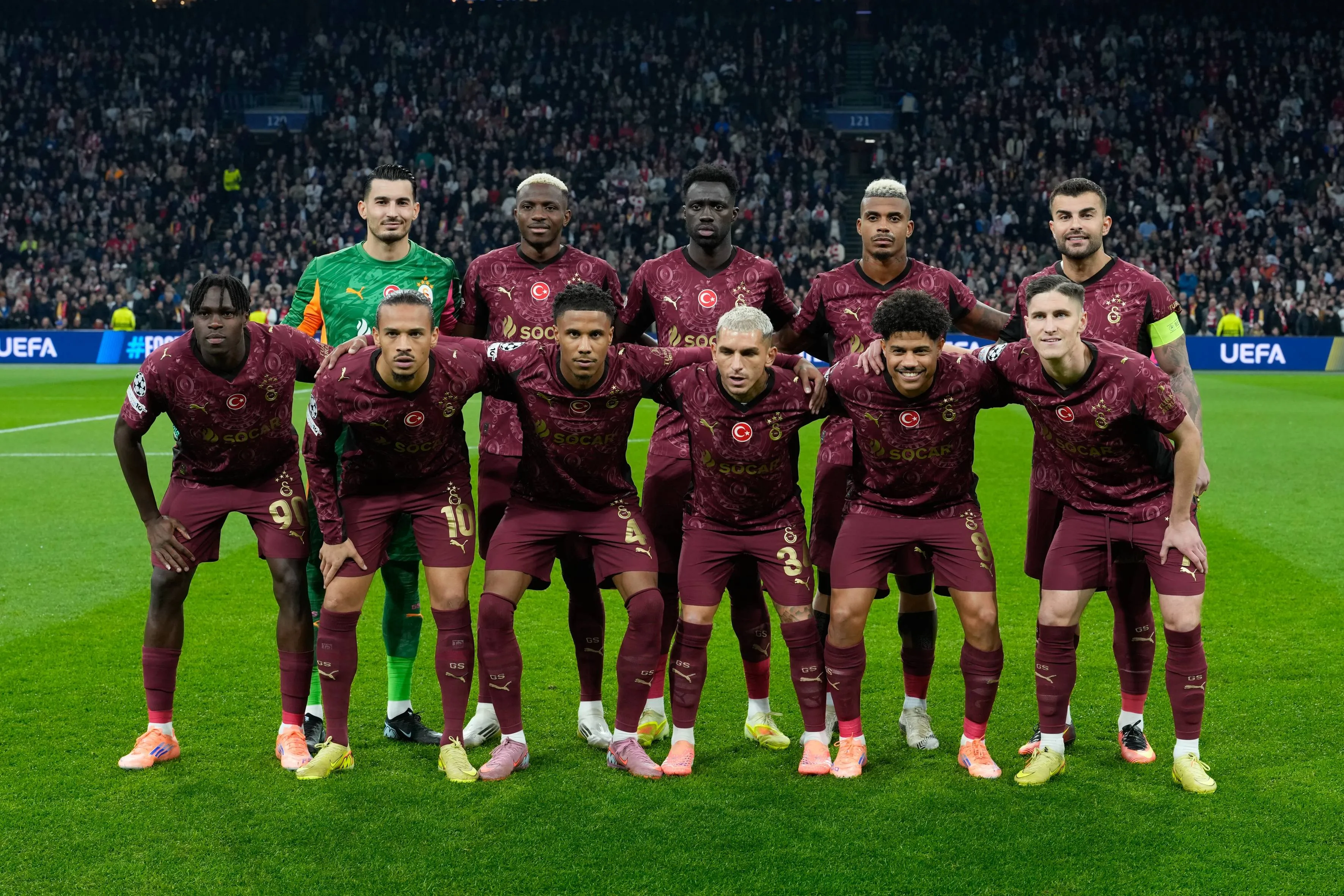 Victor Osimhen and Galatasaray teammates