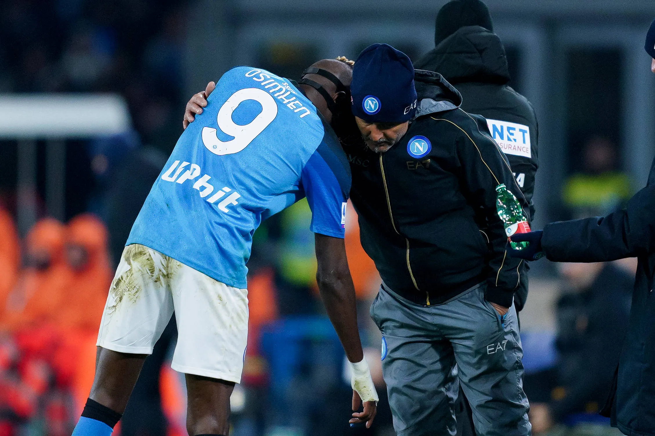 Luciano Spalletti of SSC Napoli gives instructions to Victor Osimhen
