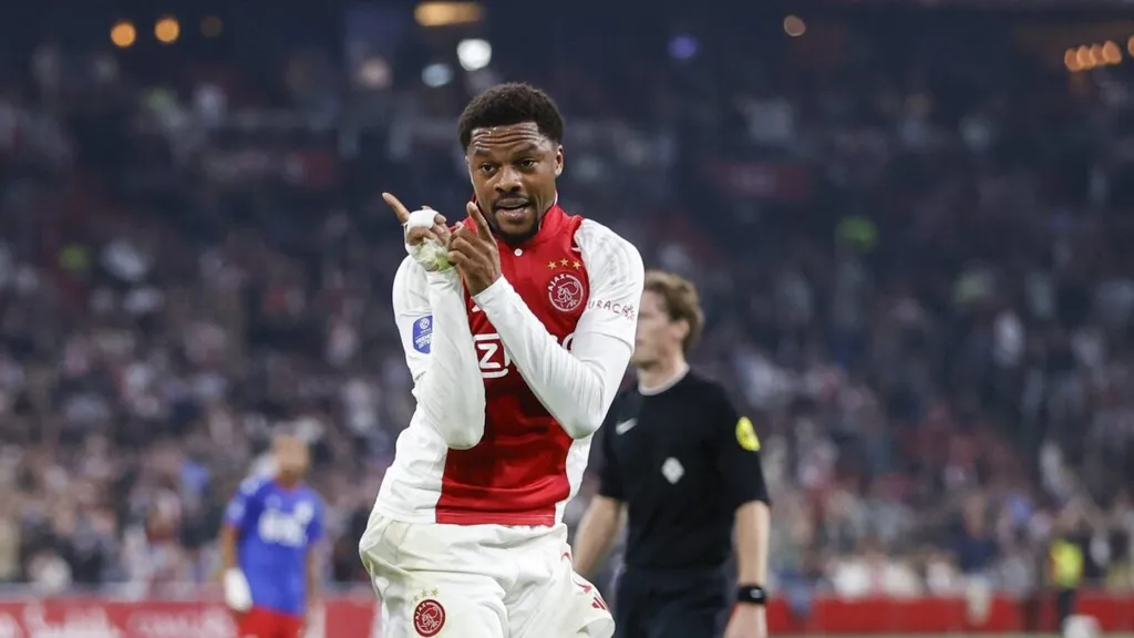Ajax offer Chuba Akpom no guarantees despite stellar Sittard showing