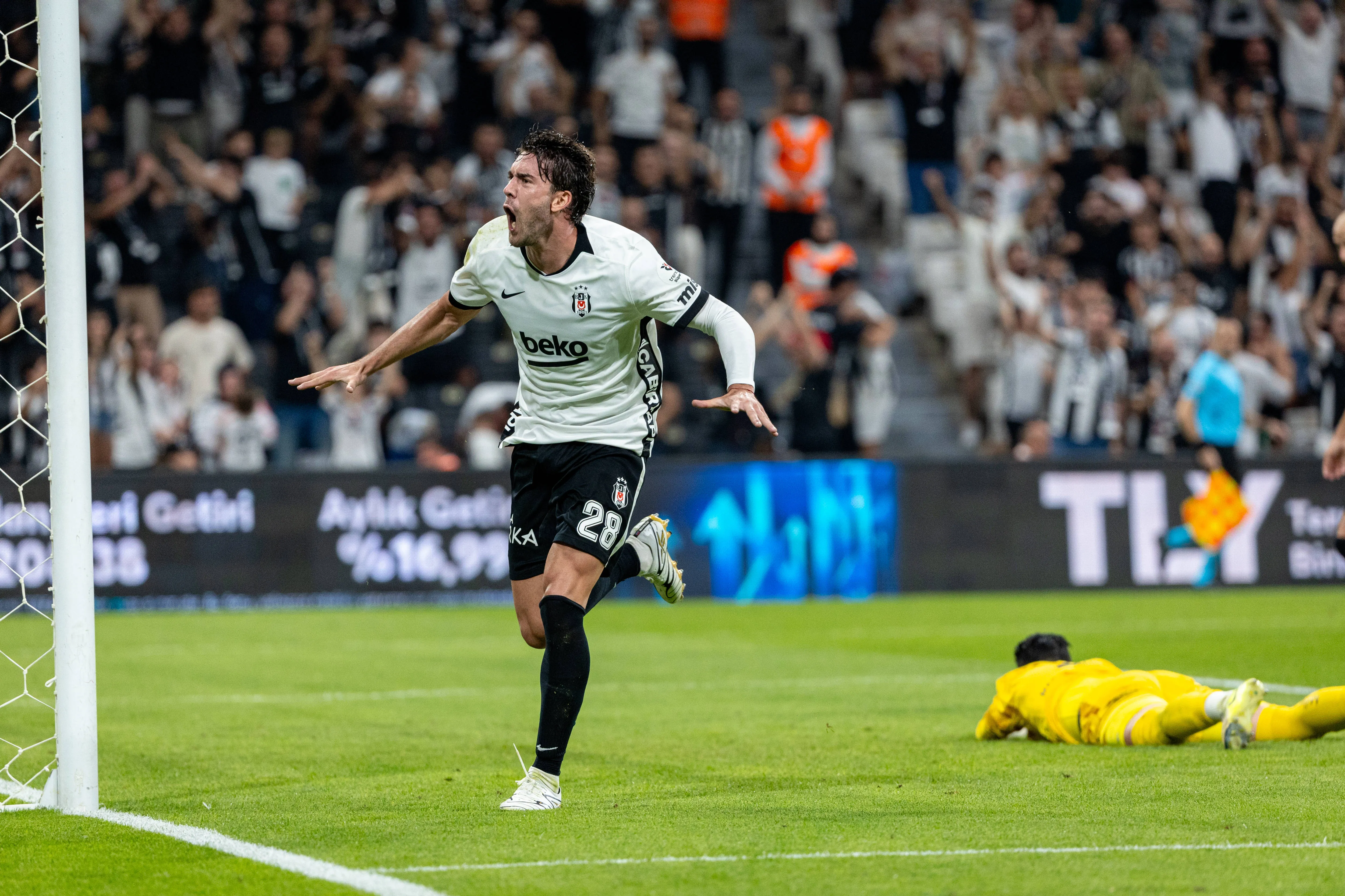 Dusan Vlahovic of Besiktas JK celebrates