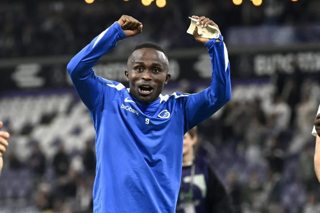 Yira Sor celebrates goal for Genk