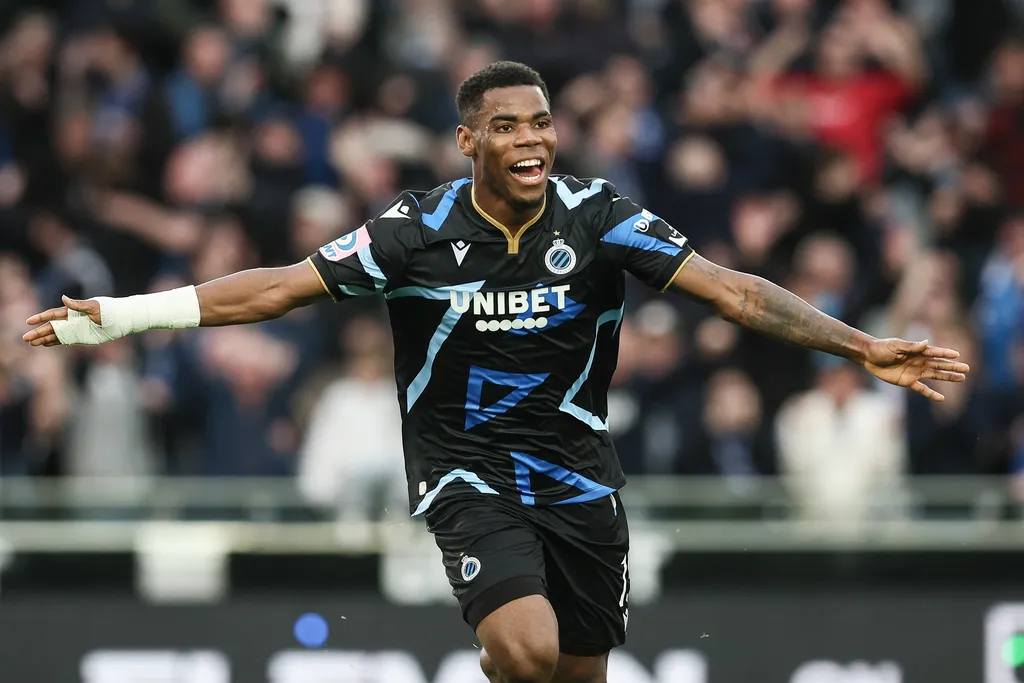 Raphael Onyedika: Beleaguered Premier League club to sacrifice Man Utd target for Super Eagles sniper