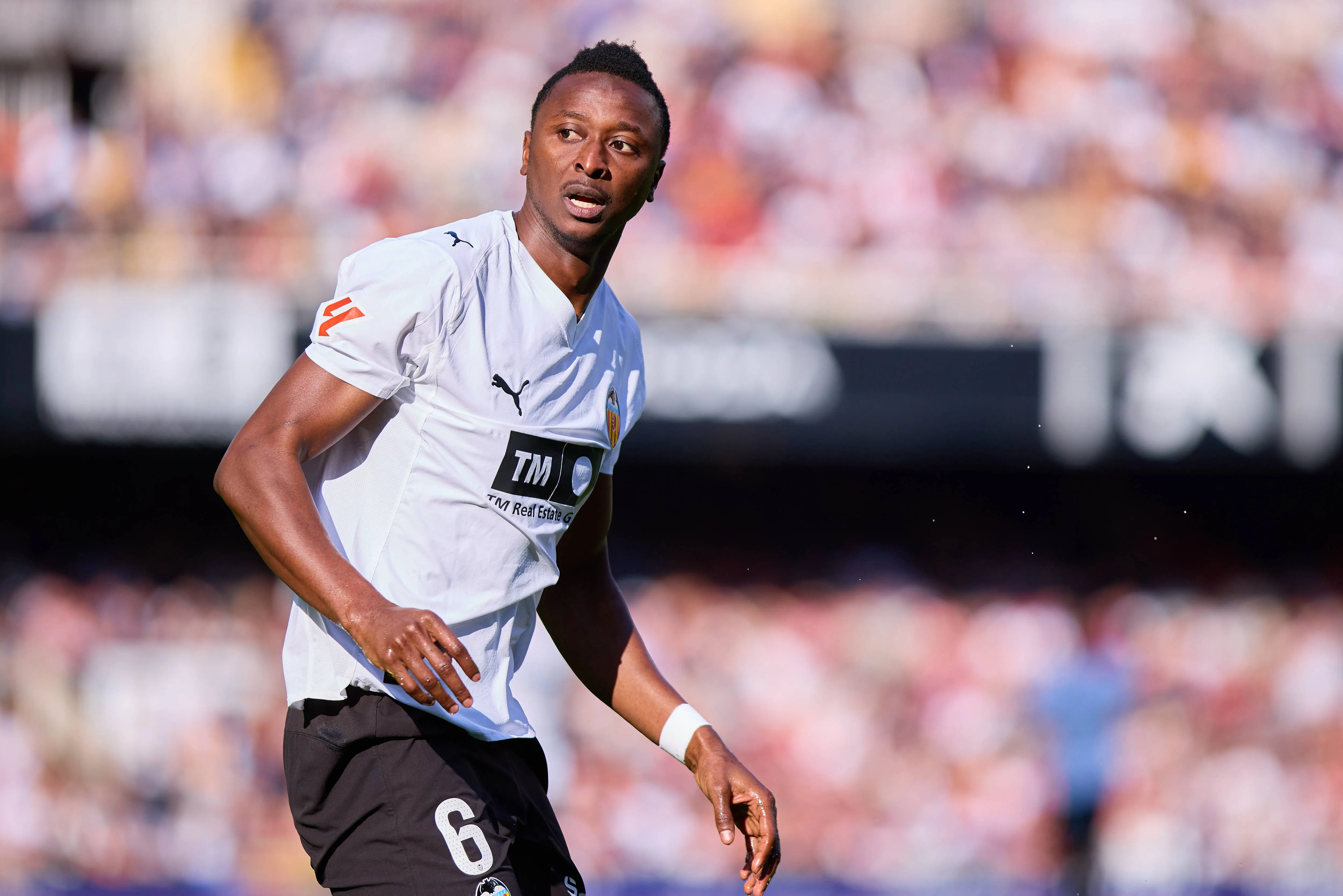 Umar Sadiq looks on during to the LaLiga match between Valencia CF and Osasuna